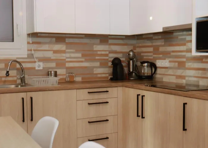 Brand-New Apartment At Neos Kosomos