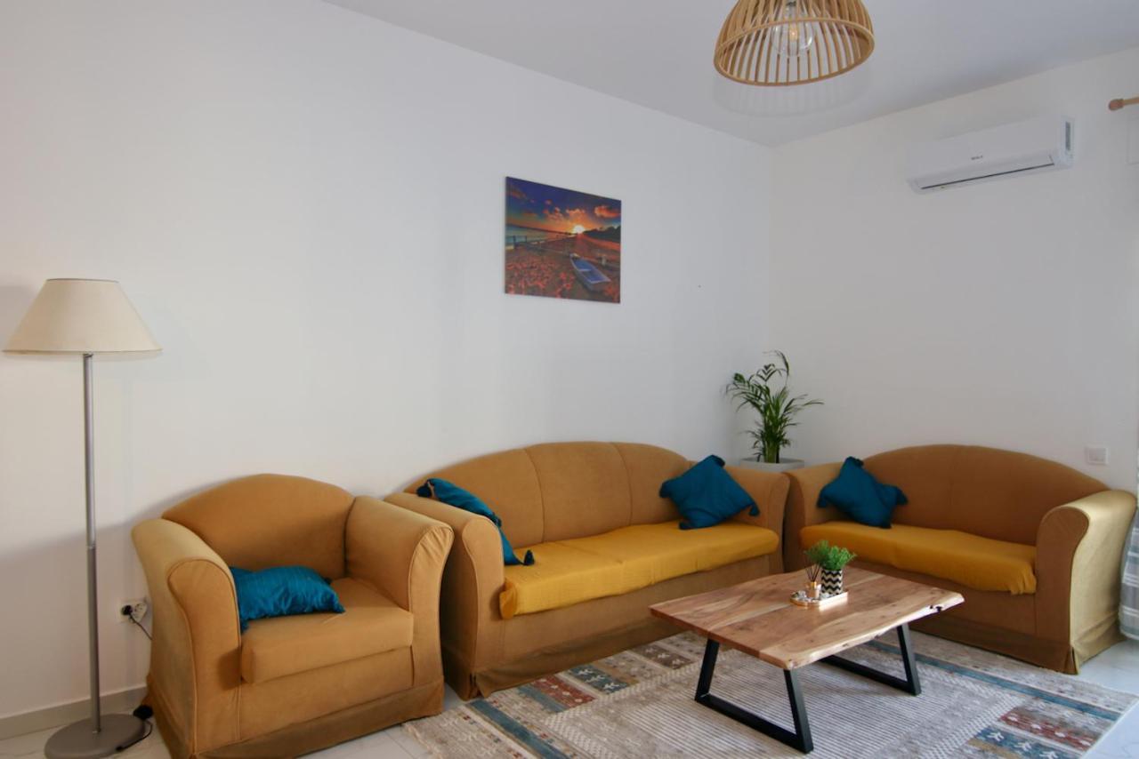 Brand-new At Neos Kosomos * Athen
